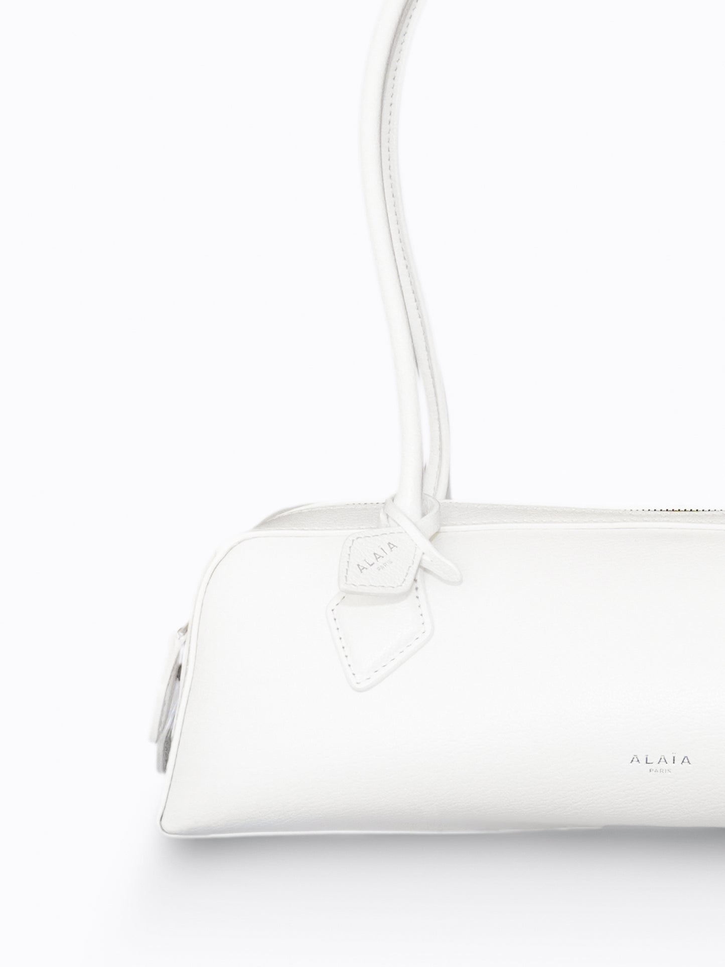 Alaïa Le Teckel Medium Shoulder Bag | White